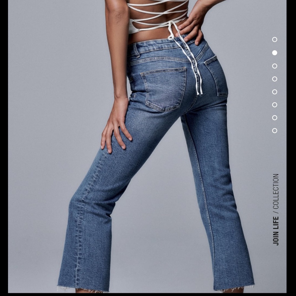 🎉HP🎉 ZARA - Cropped Flare Jeans - Picture 3 of 8